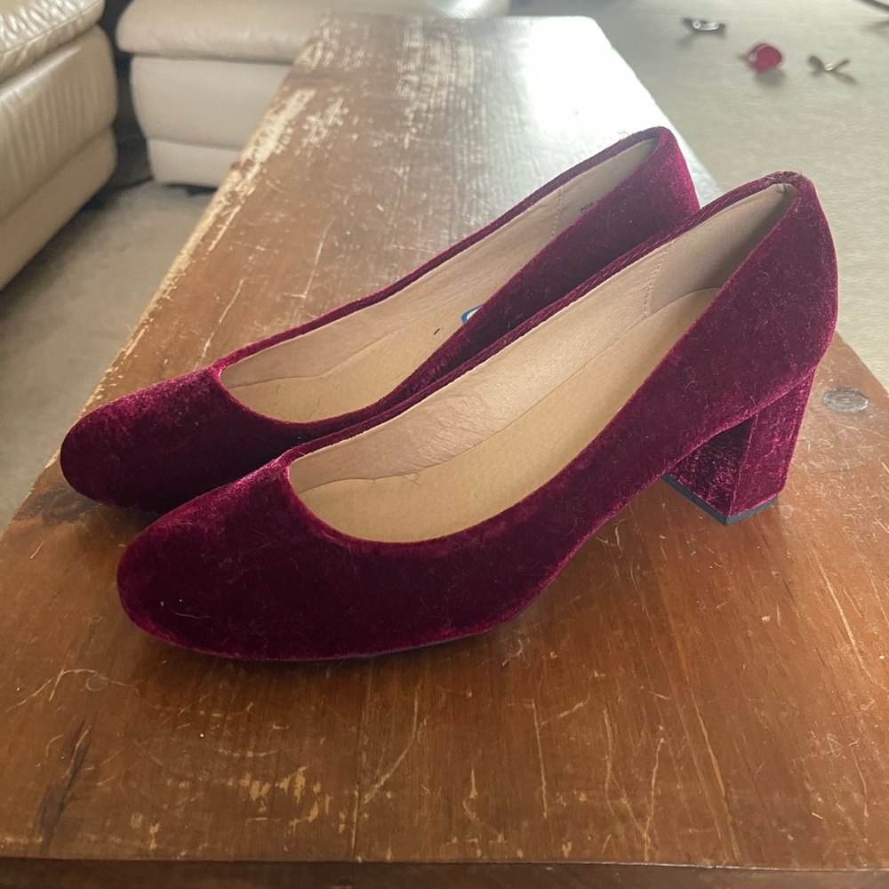 Chinese laundry red velvet block heels size 8